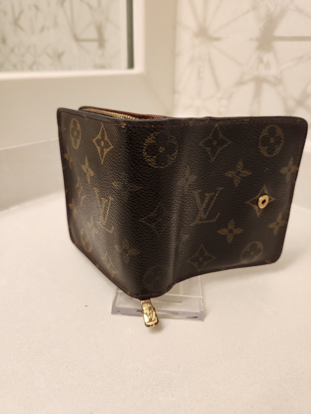 Louis Vuitton Monogram Canvas Zip Compact Wallet - Picture 12 of 13